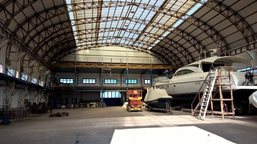 Interno Capannone Nautico