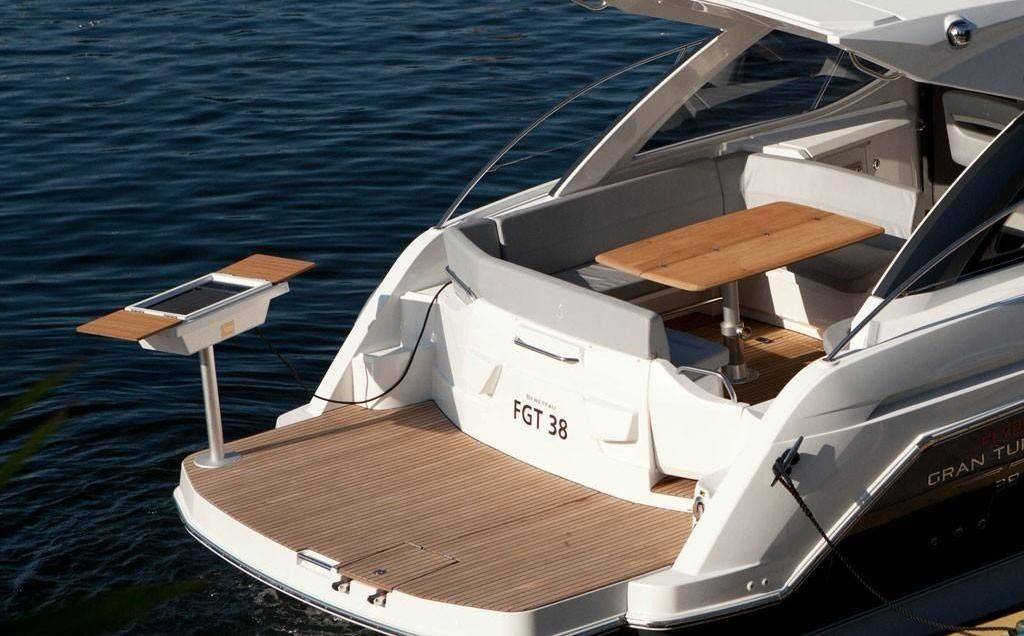 Beneteau 2
