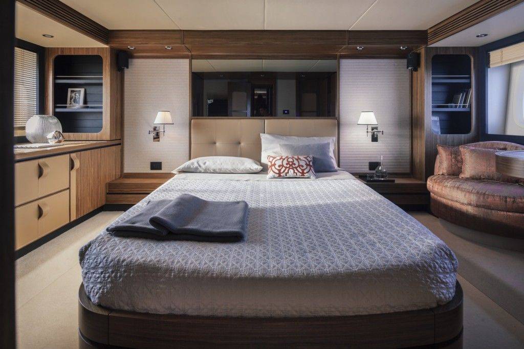 4. Azimut Magellano 66 _ Interiors (9)