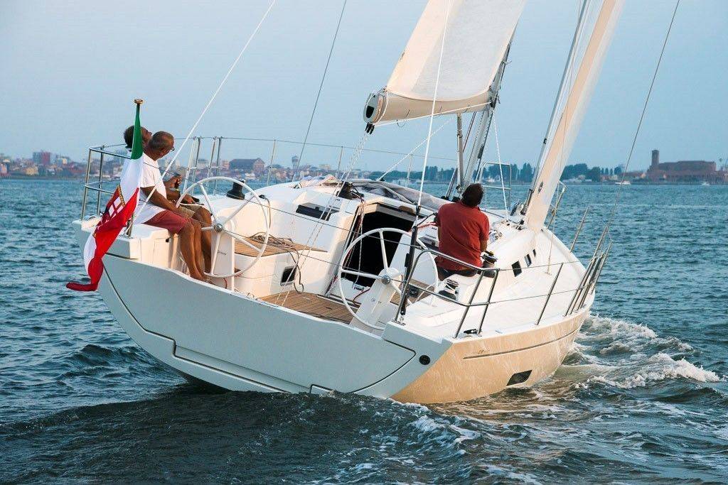 Italia-Yachts-12_98-5-1024x683