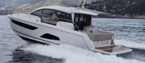 PROVA Sealine C 330. La perfetta macchina per le vacanze