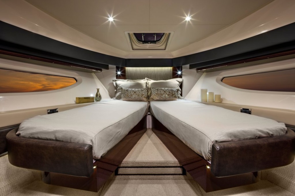 2016-450-alt-fwd-stateroom-148A7786 (FILEminimizer)
