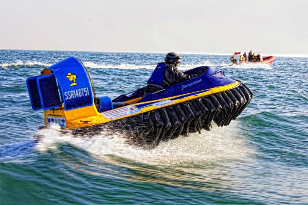 MC YAchts OceaNemo toys_The British Hovercraft