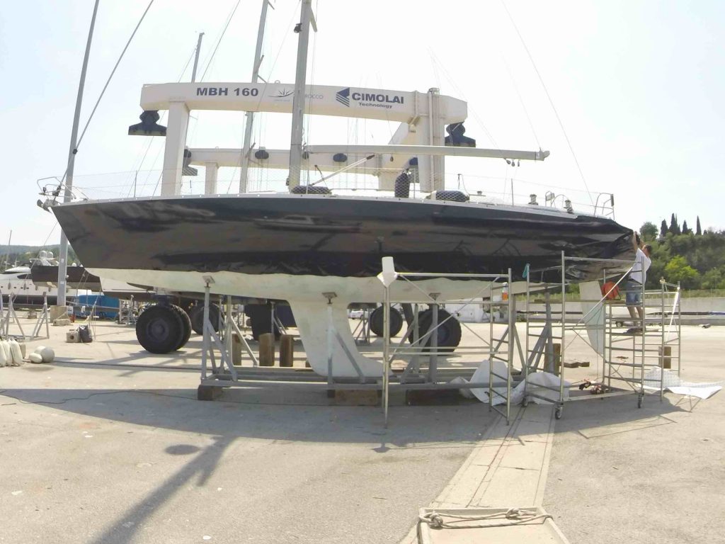 Wrapping nautico di Luca Design applicazione pellicola su un Grand Soleil 46.3 Wrapping nautico di Luca Design applicazione pellicola su un Grand Soleil 46.3