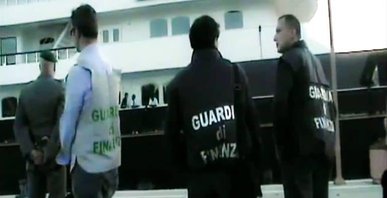 Force Blue Flavio Briatore evasione fiscale yacht