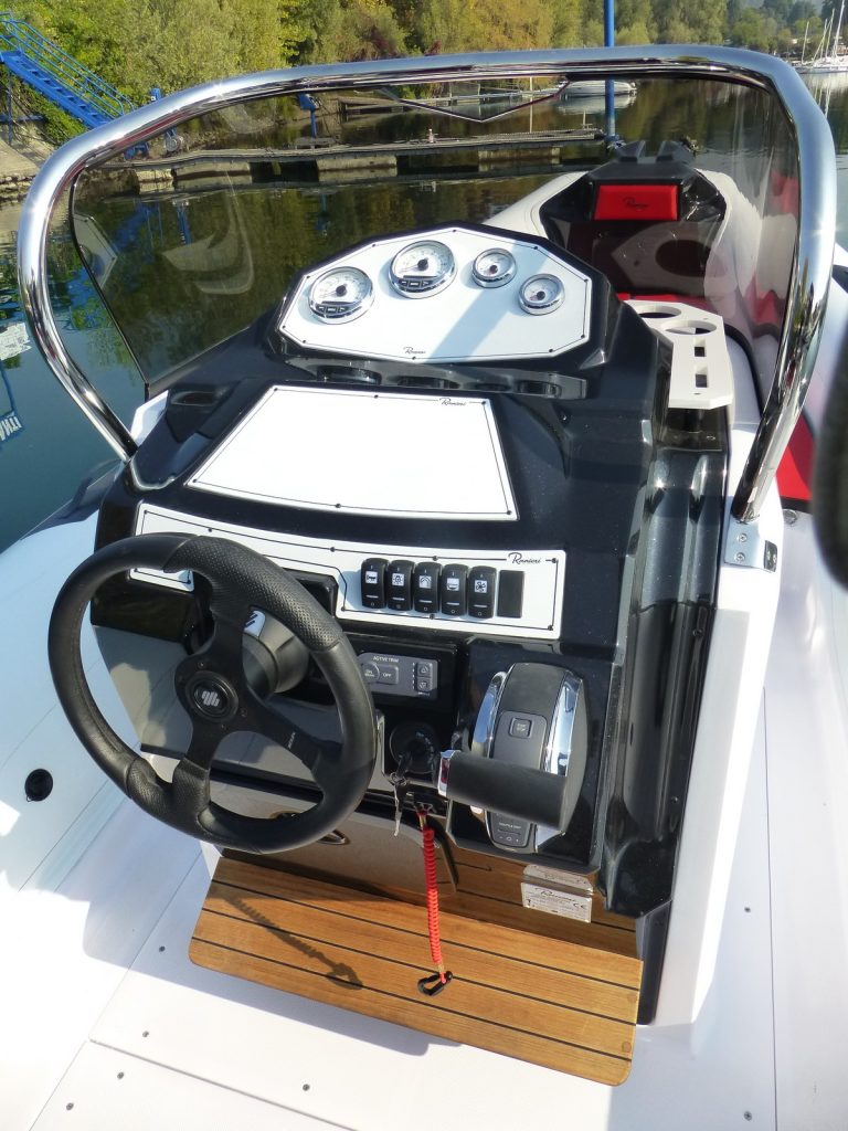 ranieri-cayman-26-sport-touring-2