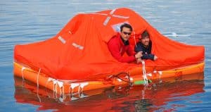 Test Arimar. 20 ore a bordo di una zattera di salvataggio.