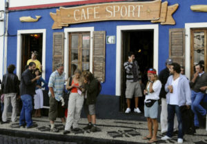 Sbarcare Peter Café Sport di Horta, alle Azzorre