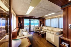 absolute-yachts-72-fly