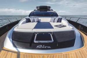 Riva 66' Ribelle - foredeck area