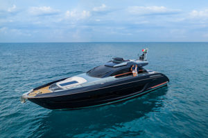 Riva 66 Ribelle prua