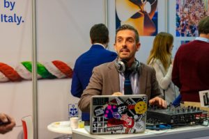 UCINA DJ SET