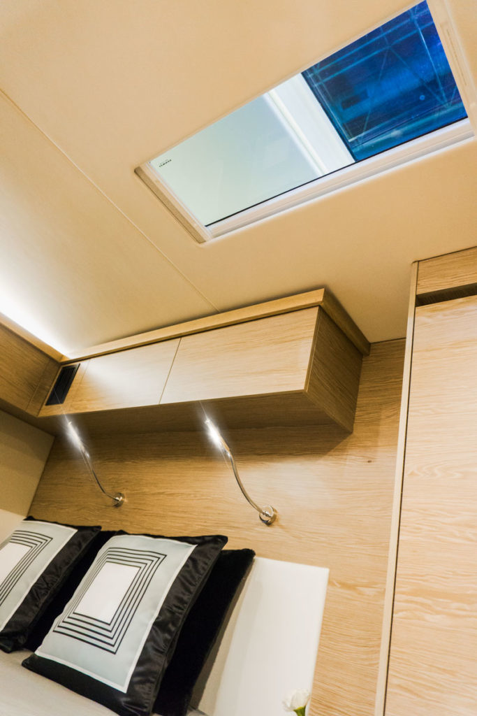 Hanse 675 cabina centrobarca destra