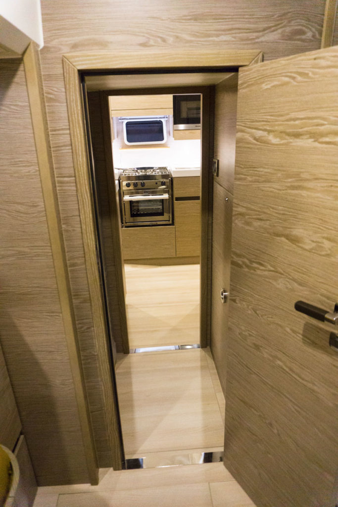 Hanse 675 corridoio privacy