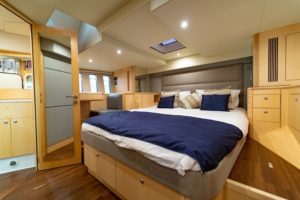 Master Cabin Discovery 54