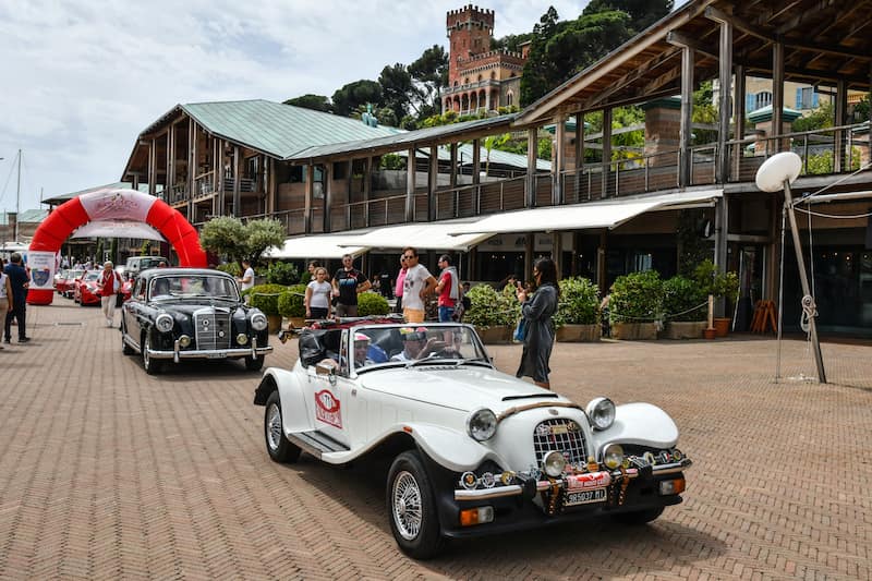 al marina di varazze torna la classic cars: panter kallista 1987