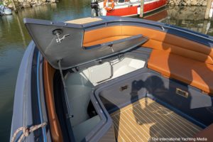 Zar 95 SL sport luxury gavone prua