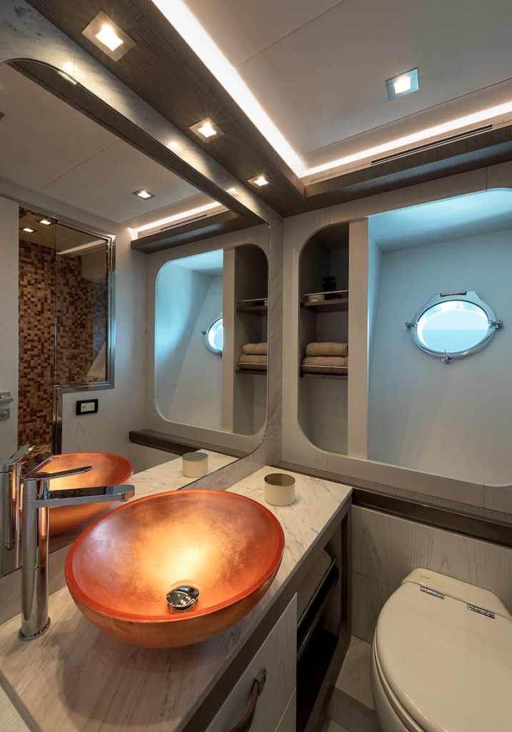MCY76 Vip cabin bathroom
