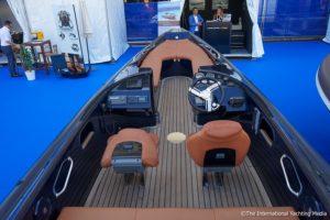 Naumatec Freccia 800 console prua