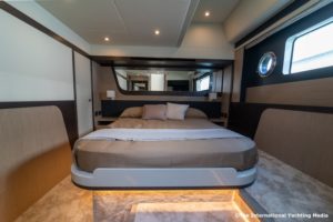 Absolute 47 Fly vip cabin
