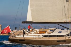 Contest 72CS upwind
