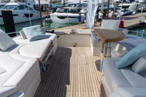 MCY 70 Skylounge Pozzetto Prua