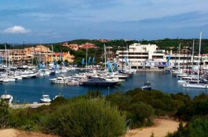 Navigazione costiera porto cervo