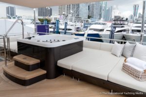 Ocean-Alexander-90-R-pool