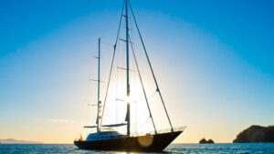 vendesi yacht di Berlusconi tramonto