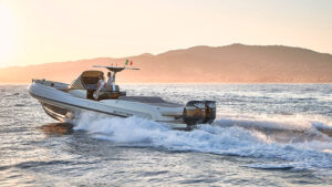 1100 TT outboard