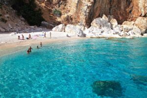 Itinerari in barca Golfo di Orosei Sardegna Cala Mariolu
