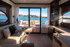 Sessa Marine Fly 42 main deck interior