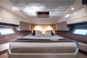 Sessa Marine Fly 42 master cabin