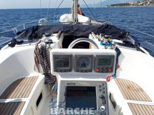 Benateau Oceanis 423 timoneria