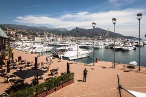 Marina di Varazze look passeggiata sul molo Marina di Varazze look passeggiata sul molo