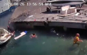 esplosione a bordo yacht a pezzi