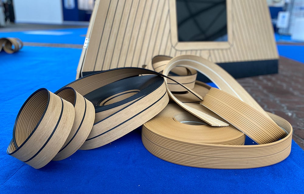 Flexiteek: una nuova cromia per la coperta