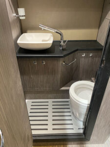 ranieri next 285 lx salone di genova toilette