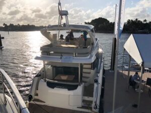 absolute-yachts-flibs-47-fly