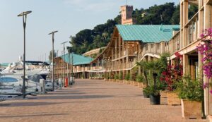 marina di varazze molo