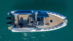 ranieri cayman 28 executive top view