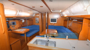 jeanneau sun odyssey 43 dinette
