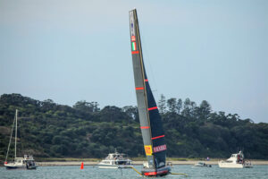 luna rossa colpita affondata gara-8