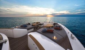 mcy 80 bow lounge