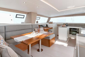 itacatamarans ita 14.99 salone di venezia dinette e cucina