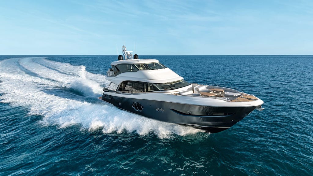 Docksense di Raymarine a bordo del nuovo MCY 76 Skylounge