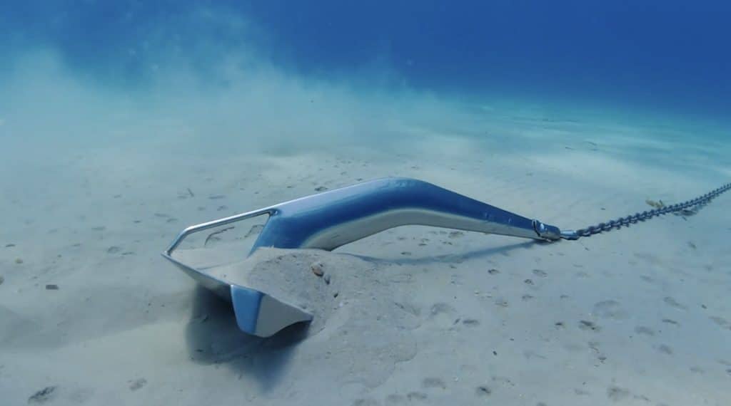 Ancora Ultra Marine: morde e non molla