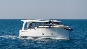 Greenline 40 Electric navigation