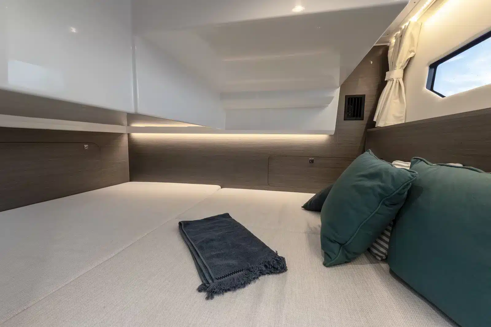Jeanneau Sun_Odyssey_350-cabina