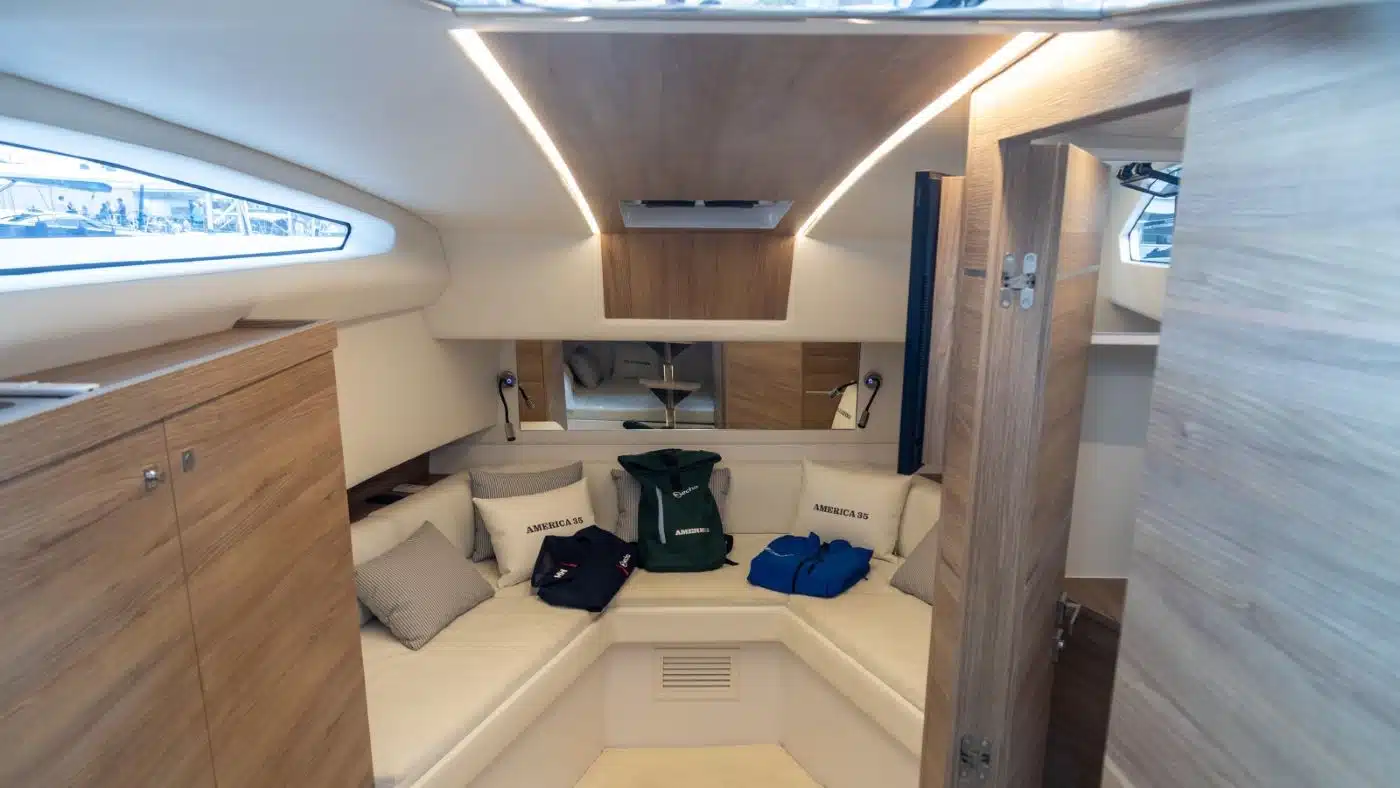 AMERICA 35